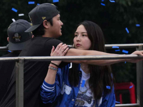 大谷翔平爸爸的告白：兒子你別太完美會讓人害怕，唯一希望別受傷！遊行目光全在真美子「挽手像演電影」